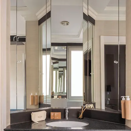 The Britannia 4* Rome
